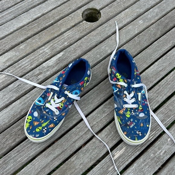 out of this world sneakers👽🍕🍩🪐 Alien pizza size 4 blue spaceship retro - Picture 4 of 9